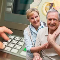 S-a anunțat ora la care pensie pe decembrie va intra pe card. „Banii au ajuns la Trezorerie” - Foto: Freepik