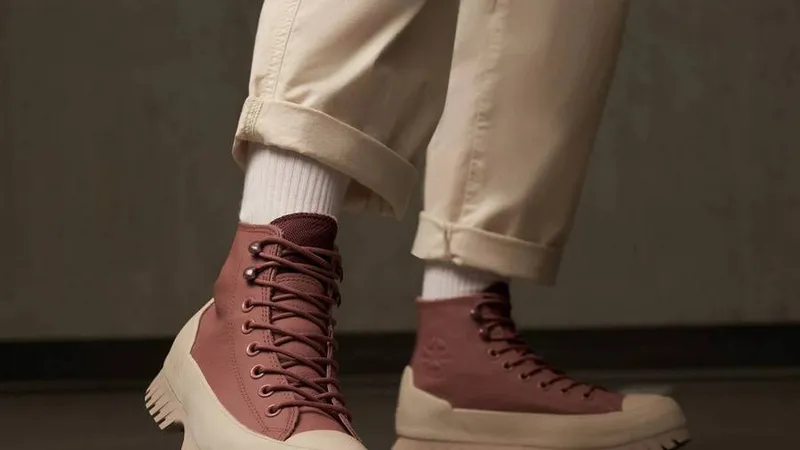 Tenișii legendari marca Converse sunt un evergreen al streetwear-ului. - Foto: Converse