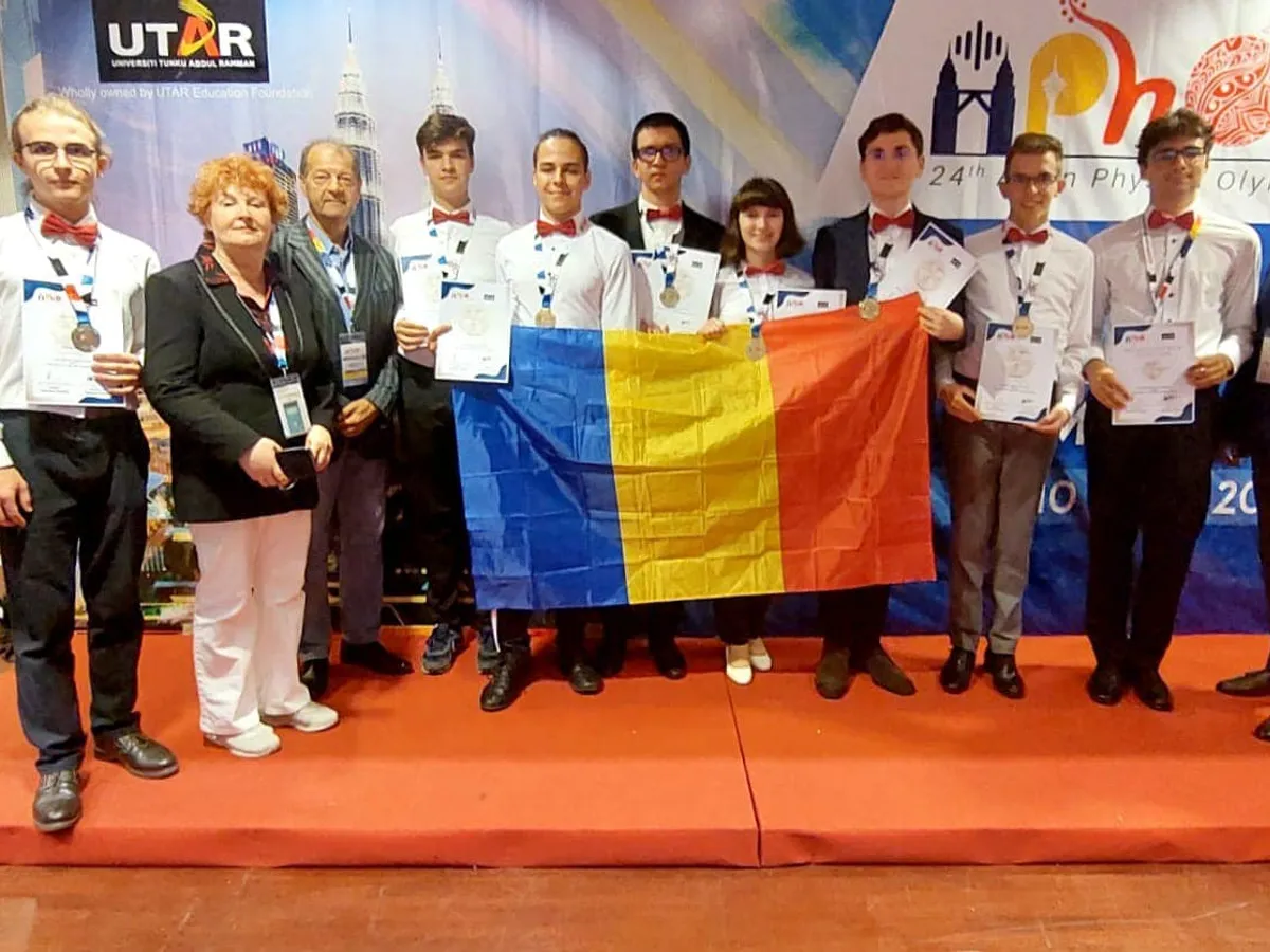 Elevii români scriu istorie la Olimpiada Asiatică de Fizică: 5 medalii de AUR și 2 de ARGINT - Foto: Facebook/Ligia Deca