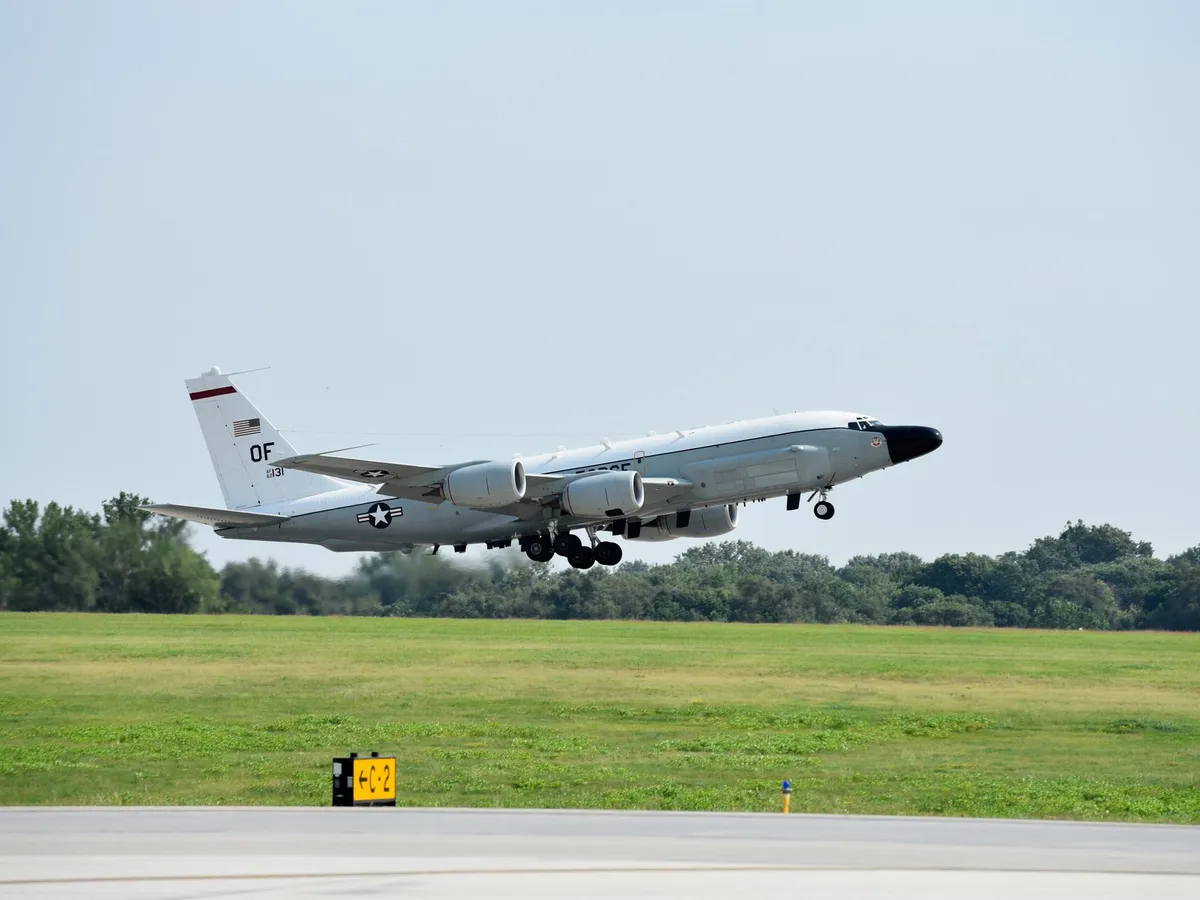 Avion de spionaj de 35.000.000$ deasupra României. Au scandat Dobrogea, Marea Neagră spre Crimeea - Foto: profimediaimages.ro