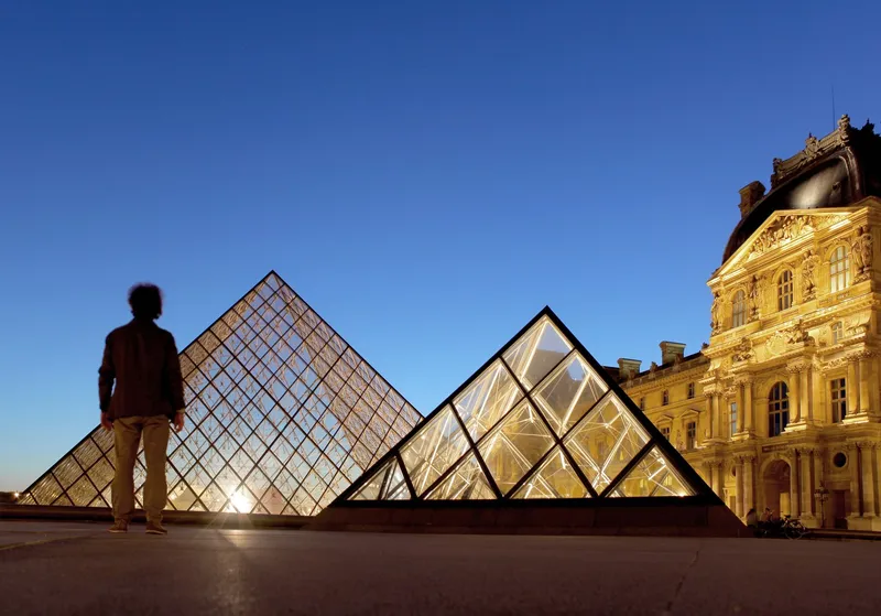 Muzeul Luvru din Paris - Foto: Freepik (rol ilustrativ)