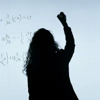 Profesoară în timpul orelor (caracter ilustrativ) - Foto: Pexels /Thisiseninnering