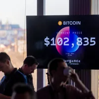 Pe 5 decembrie, Bitcoin a atins prețul de 100.000 de dolari pentru prima dată în istoria sa, după ce a început anul la 42.000 de dolari - Foto: Profimedia Images