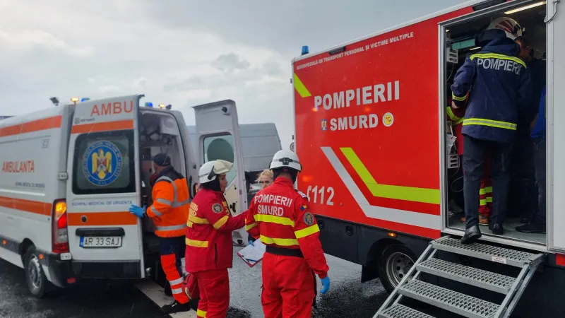 Plan Roșu de Intervenție după un accident grav pe autostrada A1. S-au trimis 10 ambulanțe SMURD - Foto: ISU Arad