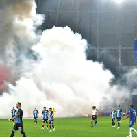 Meciul dintre FC U Craiova (echipament albastru complet) și Universitatea Craiova s-a lăsat cu amenzi