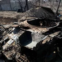 VIDEO Lovit de un proiectil antitanc un T-90M rusesc a reușit „să-și arunce turela” 200 de metri - Foto: Profimedia images