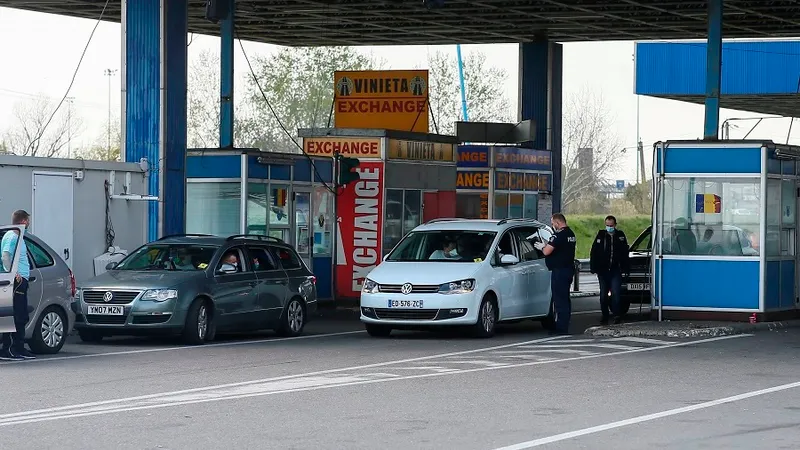 Captură uriașă de țigări la vama Nădlac - Foto: INQUAM Photos/Virgil Simonescu