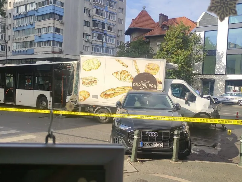 Accident de autobuz în București Foto: Infotrafic