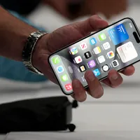 iPhone 12 emite radiații, - Foto: Profimedia Images