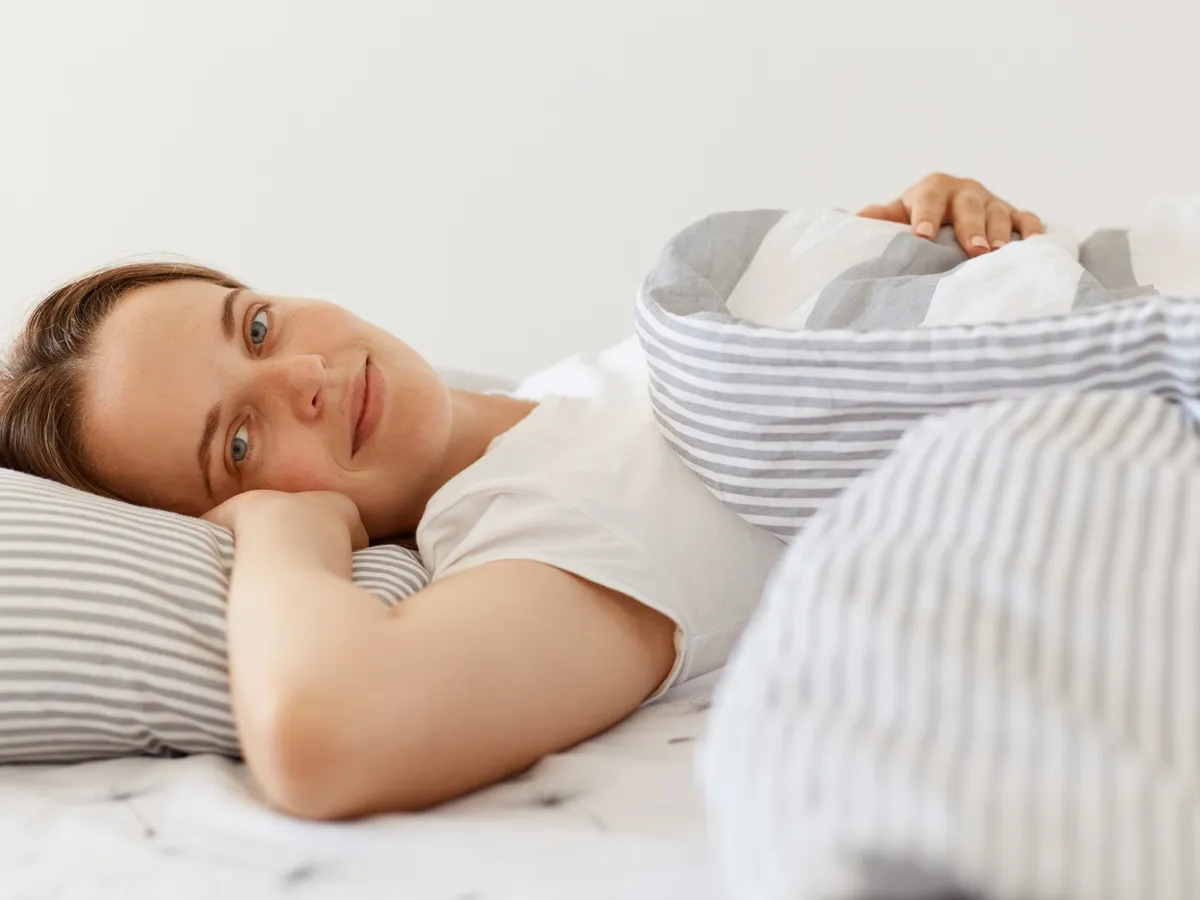 Ce plantă să pui în dormitor dacă ai probleme cu somnul. Te ajută să te relaxezi și să adormi imediat - Foto: Freepik (Imagine cu rol ilustrativ)