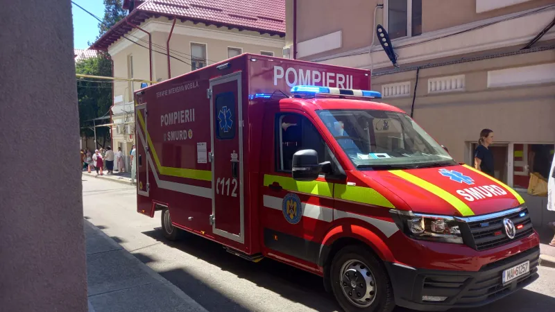 O tânără a născut în cafenea în timpul incendiului de la Maternitatea din Iași. Panică - Foto: Isu Iasi
