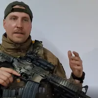 VIDEO Veteran din Afganistan, voluntar în războiul din Ucraina. Lecție de luptă pentru Newsweek  / Newsweek