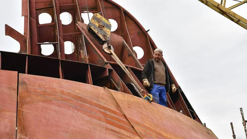 Economia României, cod roşu de riscuri majore, anul acesta. Unde există pericolul să apară probleme - Foto: INQUAM PHOTOS/Justinel Stavaru