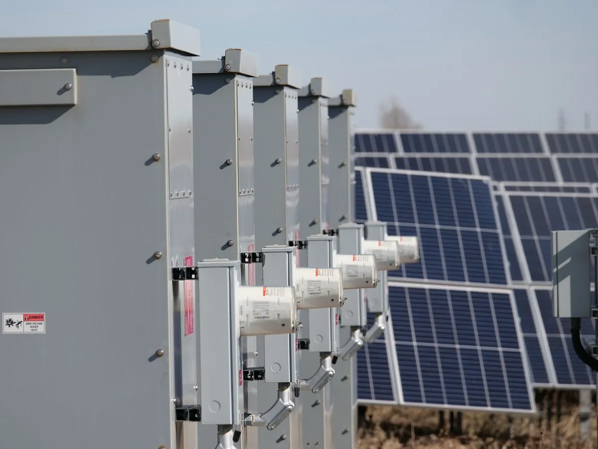 O nouă formă de stocare a energiei electrice. Lichidul folosit e atât de dens, încât face betonul să plutească
