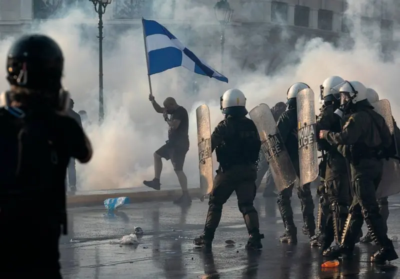 25 de persoane, arestate în Grecia, la un protest anti vaccin. Foto ABC News