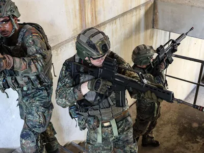 Militarii în exercițiu - FOTO Bundeswehr