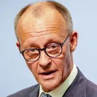 Cancelarul german Friedrich Merz vorbeşte angajaţilor guvernului său - Foto: Profimedia Images (Imagine cu caracter ilustrativ)