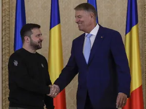 Volodimir Zelenski le-a mulţumit românilor „pentru susţinerea şi ajutorul acordat Ucrainei” Foto: facebook / Klaus Iohannis