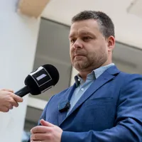 Ciprian Ciucu, declaraţii de presă, după ce a votat la prezidenţiale - Foto: INQUAM PHOTOS/Alexandru Nechez