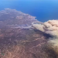 Insula grecească Rodos, în flăcări. Sute de turiști au fost deja evacuați - Foto: Profimedia Images