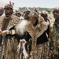 Mangosuthu Buthelezi, un politician sud-african care a marcat istoria ţării sale în secolul trecut, prinţ zulu şi figură controversată în timpul luptei de eliberare de apartheid, a murit la 95 de ani - Foto: Profimedia Images