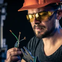 Miliarde de euro de la UE, pentru montarea de baterii de stocare la centralele electrice din România - Foto: Freepik.com - Imagine cu rol ilustrativ