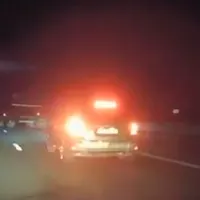 Manevră „kamikaze”, pe A2: O basculantă a întors din 3 bucăți și a luat-o pe constrasens. / Foto: captură video