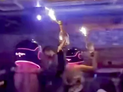 Ilustrație a interiorului barului Le Constellation (Le Constel), înainte de incendiul mortal din noaptea de Anul Nou în stațiunea elvețiană Crans-Montana - Foto: Profimedia Images