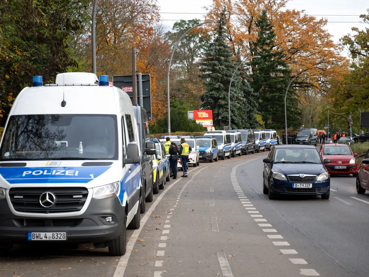 Poliţia germană, operaţiune contra reţelelor infracţionale specializate în fraude cu carduri
