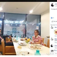 Dăncilă junior e mai în largul lui în loja VIP de pe Arena Națională decât la Ateneu/FOTO: Facebook