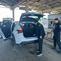 Doi bulgari au vrut să intre în România cu țigări de contrabandă. Unde le țineau ascunse? - Foto: Facebook/ Poliția de Frontieră (rol ilustrativ)