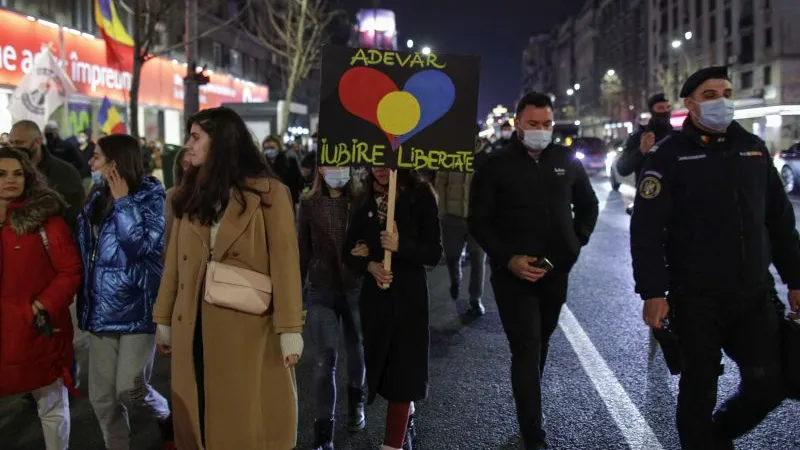 Noi proteste împotriva restricțiilor impuse de guvern au avut loc și marți. Foto Inquam Photos/Octav Ganea
