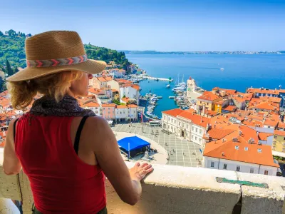 Top 3 destinații ieftine și sigure ignorate de turiștii români în 2026. Cum arată paradisul european ascuns