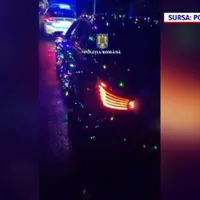 Pedeapsa cu care s-a ales un șofer de BMW care și-a transformat mașina într-un brad de Crăciun - Foto: Politia Romana