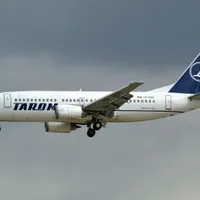 TAROM îl va da în judecată pe românul care și-a tăiat venele în timpul zborului. Avea lama ascunsă  - Foto: Arhiva / imagine cu caracter ilustrativ