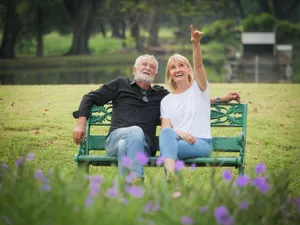 Care pensionari primesc, vineri, pensia? 130.000 pensii cresc în luna mai cu 400 lei. Care e motivul - Foto: Freepik
