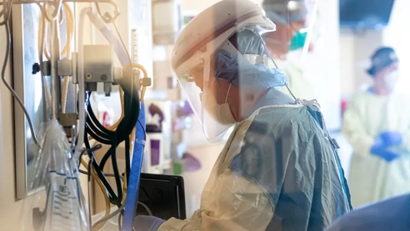jurământul lui Hypocrat îi ține pe medici departe de bolnavii COVID / mhealth.com