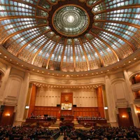 Cum a salvat guvernul zeci de șefi din Parlament plătiți cu 18.000 lei/lună care trebuiau concediați - Foto: Profimedia Images