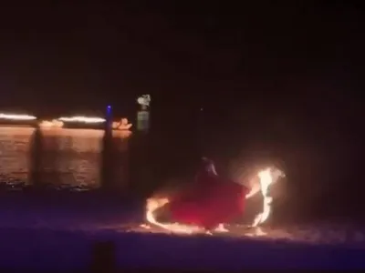 Spectacol la limita tragediei, în China. O dansatoare a luat foc, la propriu - Foto: captură video