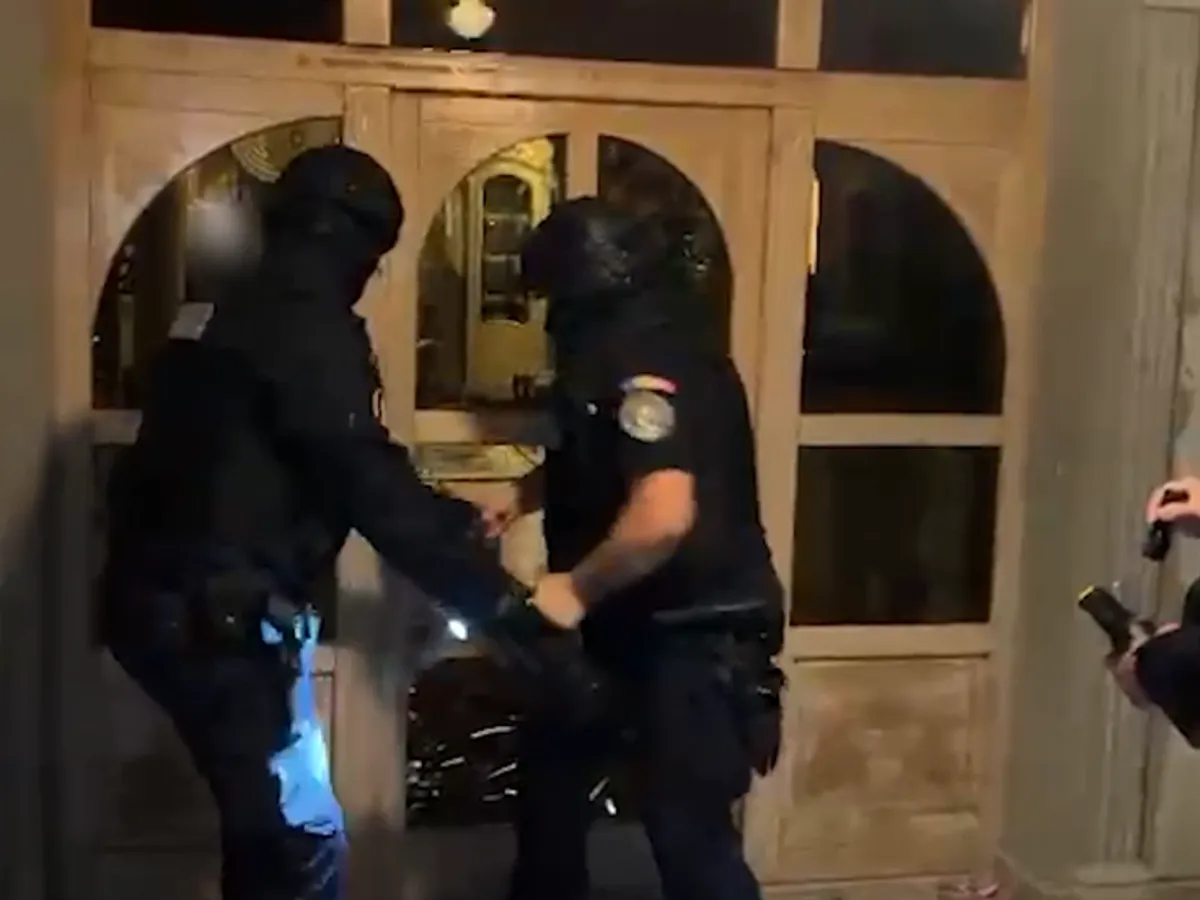 Arestarea românilor s-a făcut în forță - FOTO blesk.cz.