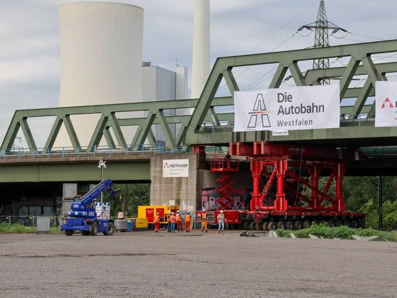 Germania mută un uriaş pod modular de zăbrele sudate lângă Recklinghausen, pe Autostrada A43 - Foto: Profimedia Images (Imagine cu caracter ilustrativ)
