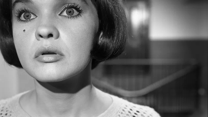 Margareta Pâslaru,de la fuga în SUA, blamată de mulți, cu câțiva $, la casă de milioane în New Yor - Foto: Studiourile Buftea(imagine cu caracter ilustrativ)
