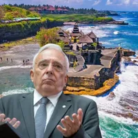 BNR îi dă 56.000 lei pe an lui Isărescu primă de vacanță. Guvernatorul ia banii și dacă stă acasă - Foto: Colaj