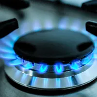 Parlamentul a aprobat înfiinţarea unei comisii de anchetă pe tema preţurilor gazelor și energiei. / Foto: playtech.ro