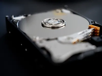 Politia Română dă 10.240.322 lei hard disk-uri externe până la 12TB pentru informațiile clasificate - Foto: Profimedia images
