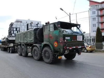 Un remorcher DAC 8x8, cu singurul diesel „inventat” de români, încă servește în Armata Română - Foto: Facebook/Tudor Pondichi