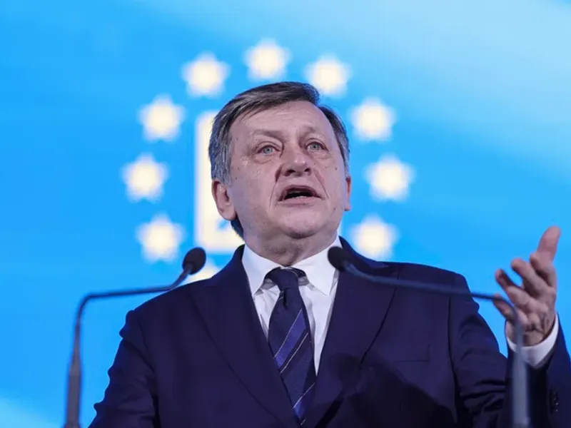 Crin Antonescu: Aş dori ca măcar în aceste zile, în săptămâna Luminată, să facem pauză de la ură - Foto: INQUAM PHOTOS / Octav Ganea
