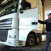 Ce au descoperit polițiștii de frontieră într-un camion frigorific. Au sunat la 112 - Foto: Politia de frontiera / imagine rol ilustrativ