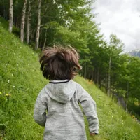 Un copil a fost căutat de 100 de oameni după ce s-a ascuns în pădure, pentru că s-a supărat - Foto: Profimedia / imagine rol ilustrativ