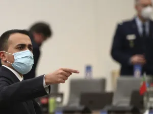 Ministrul de Externe Luigi Di Maio, la o întrunire NATO/Foto: euractiv.com